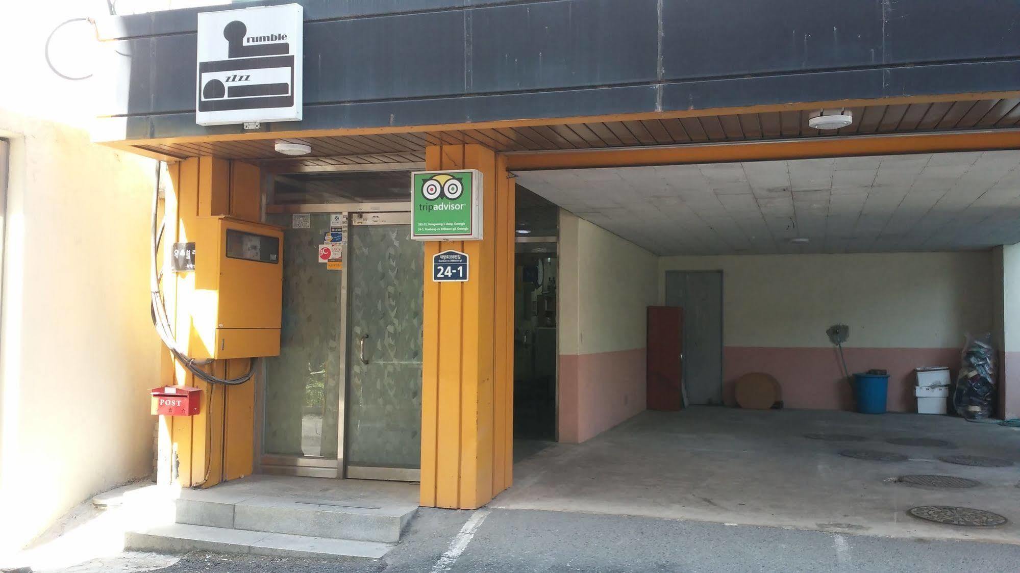 Hostel Oxbloodk Gwangju Metropolitan City Exteriér fotografie